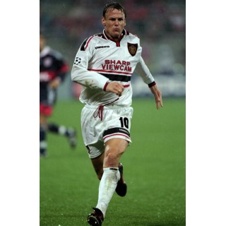 Manchester United 1998-1999 Sheringham #10 Champions League Awaykit Nameset Printing 