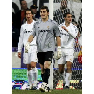 Real Madrid 2005-2006 Casillas #1 Homekit Nameset Printing 