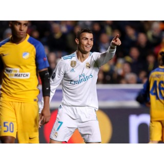 Real Madrid 2017-2018 Fly Emirate Home Soccer Sponsor